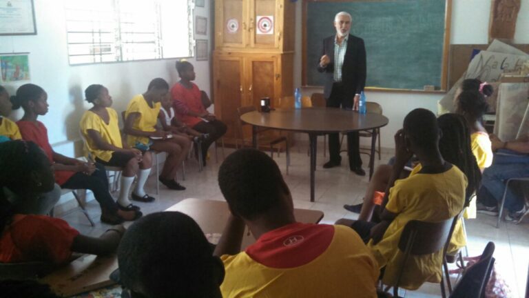 Dans les coulisses d’un atelier Écoliers en Scène